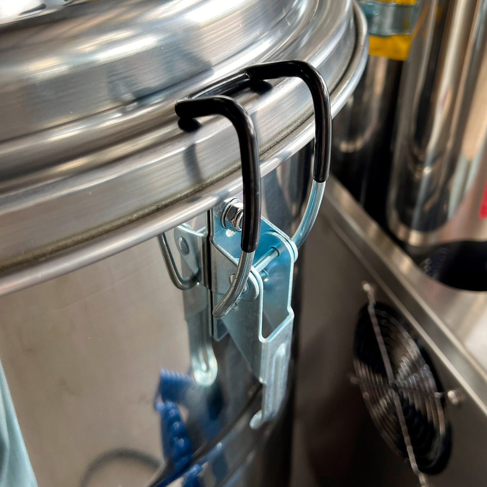 Пылесос индустриальный EVOline IVC 175-30EX